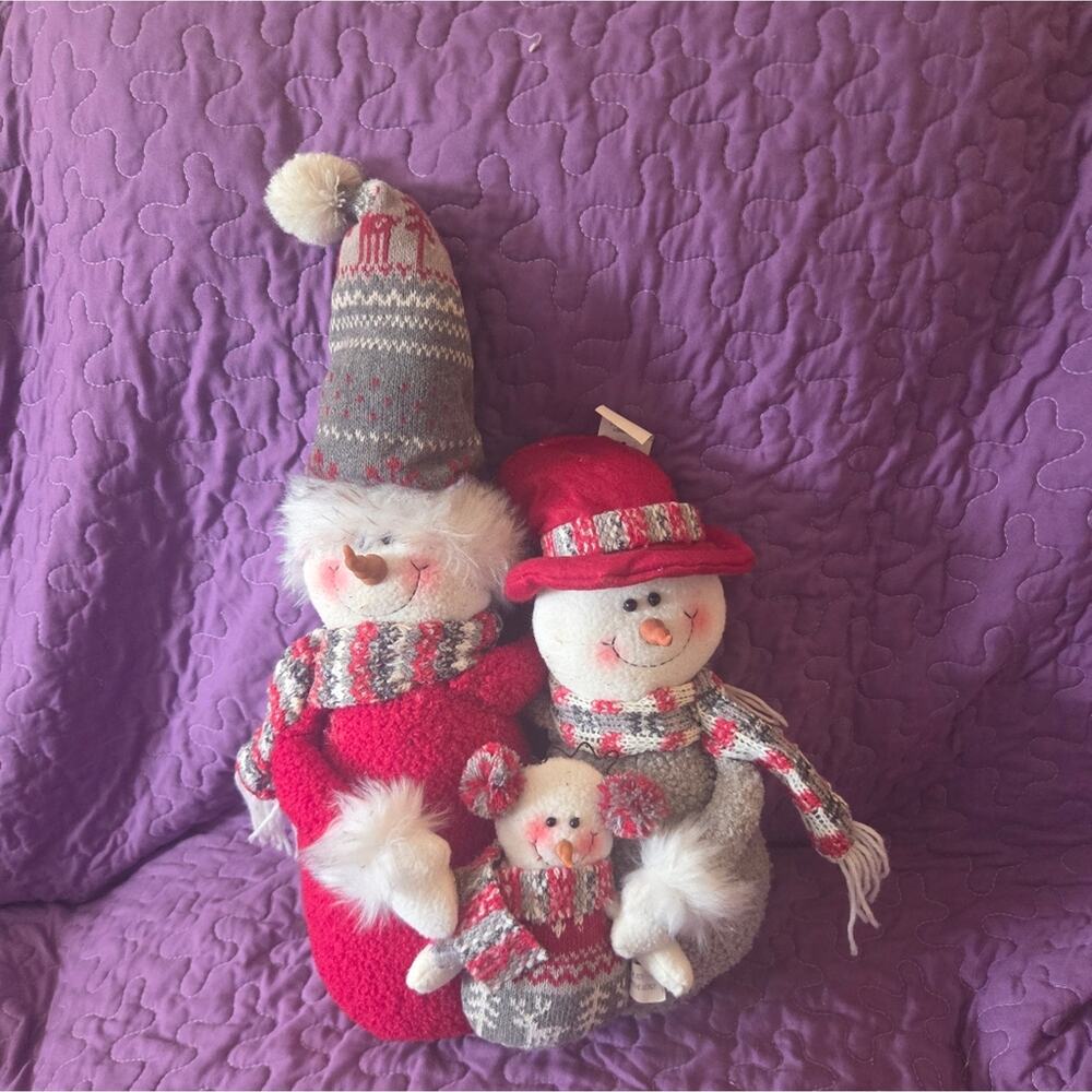 Charming Snowman Family Trio in Red and Gray